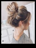 Messy Bun Magic 50+ îmbrăcăminte brunetă fără efort și elegantă pentru orice ocazie